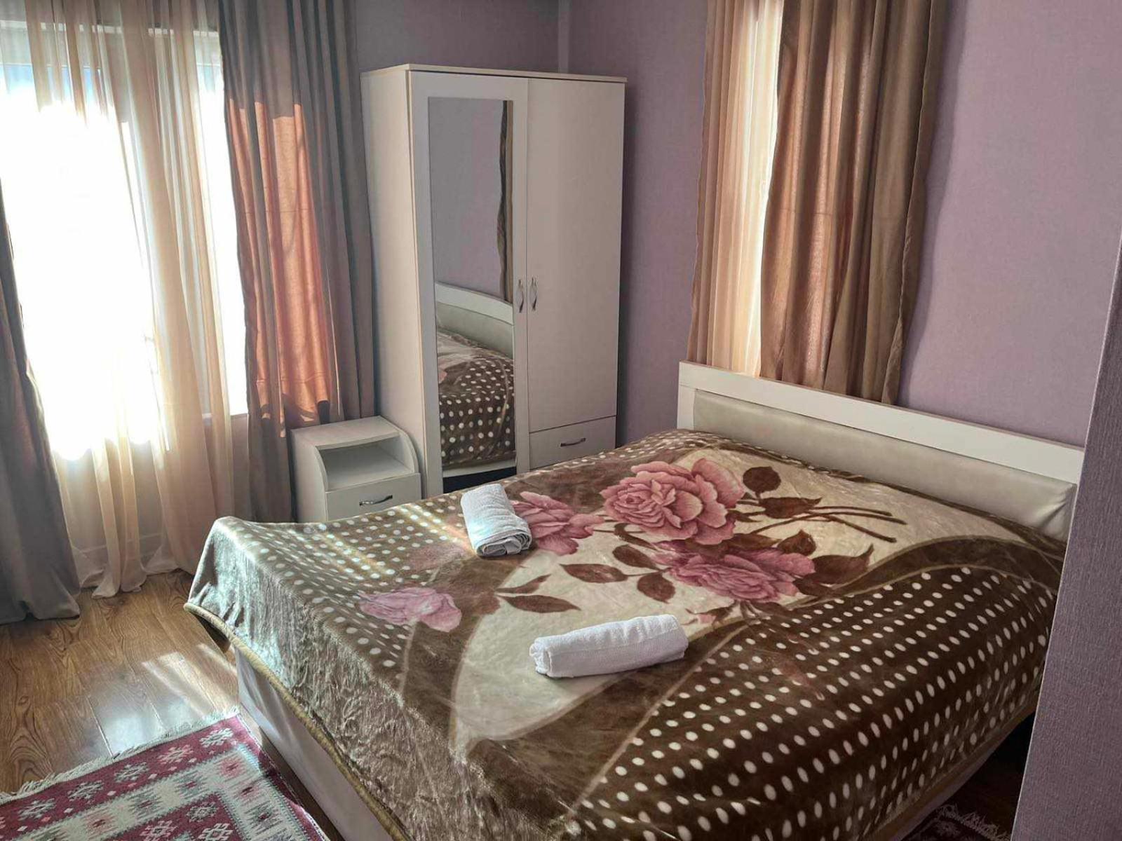 Sunny Hotel Mestia Buitenkant foto
