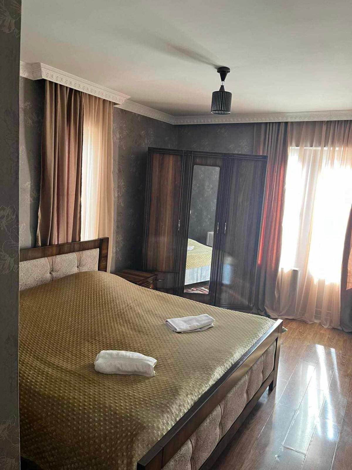 Sunny Hotel Mestia Buitenkant foto